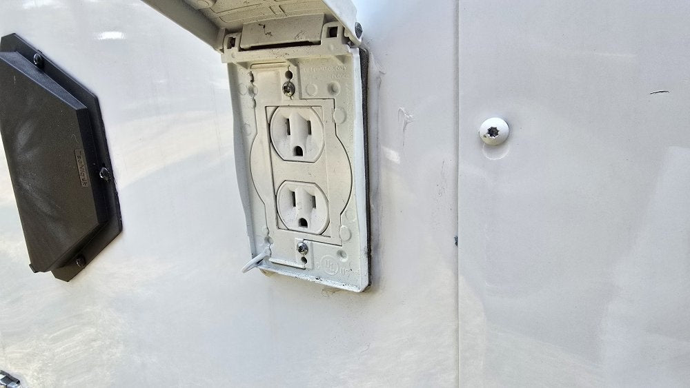 14' x 7' Quality Cargo Enclosed - Enclosed - Buy Repo Trailers